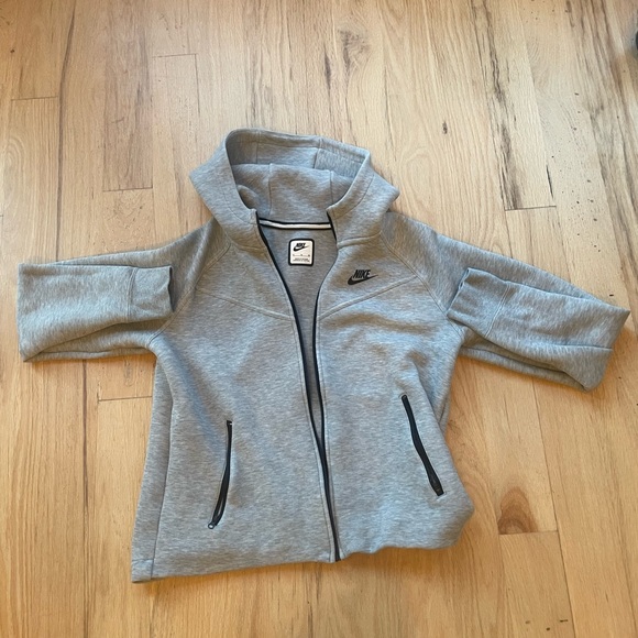 Grey nike tech